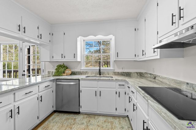 6806 Bay Point Drive, Macon, GA 31220