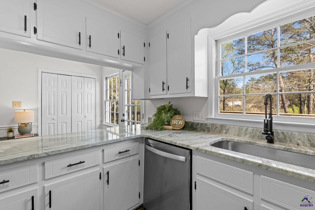 6806 Bay Point Drive, Macon, GA 31220