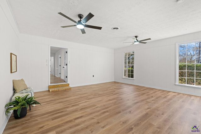 6806 Bay Point Drive, Macon, GA 31220