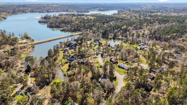 6806 Bay Point Drive, Macon, GA 31220