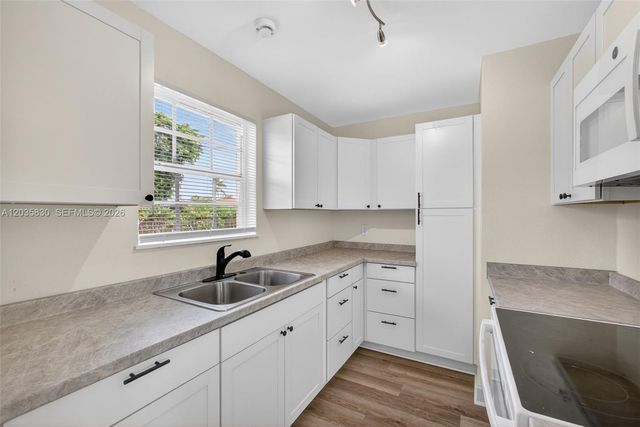560 W 34th Street, Riviera Beach, FL 33404