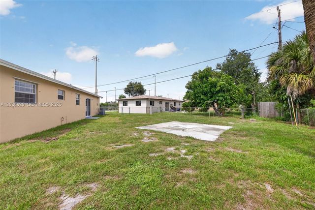 560 W 34th Street, Riviera Beach, FL 33404