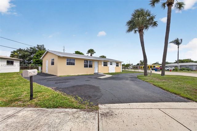 560 W 34th Street, Riviera Beach, FL 33404