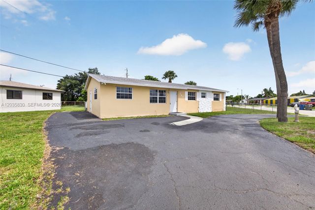 560 W 34th Street, Riviera Beach, FL 33404