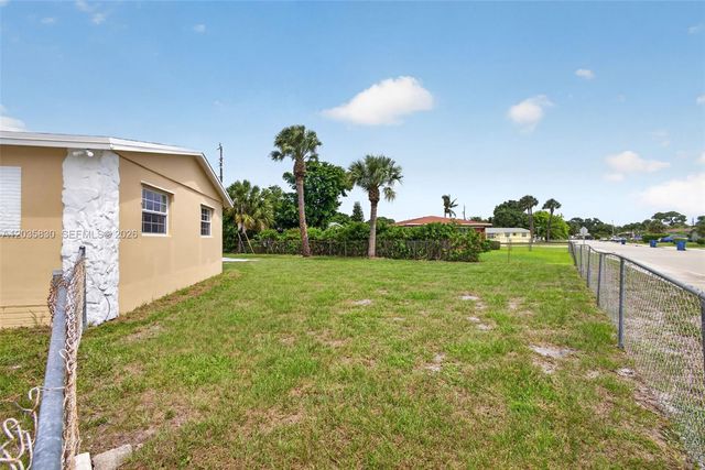 560 W 34th Street, Riviera Beach, FL 33404