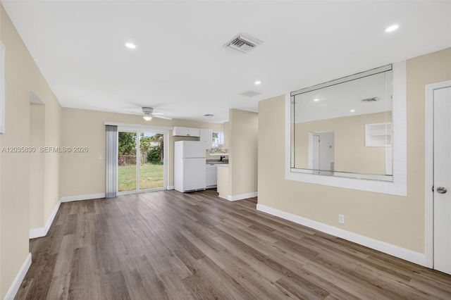 560 W 34th Street, Riviera Beach, FL 33404