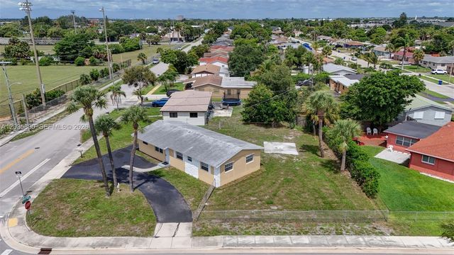 560 W 34th Street, Riviera Beach, FL 33404