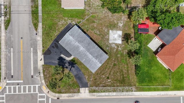 560 W 34th Street, Riviera Beach, FL 33404