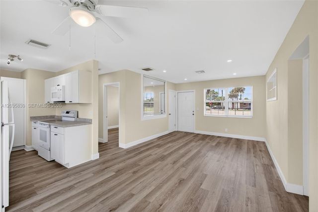 560 W 34th Street, Riviera Beach, FL 33404