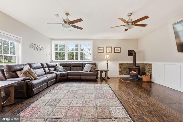 3852 DARK HOLLOW RD, Furlong, PA 18925