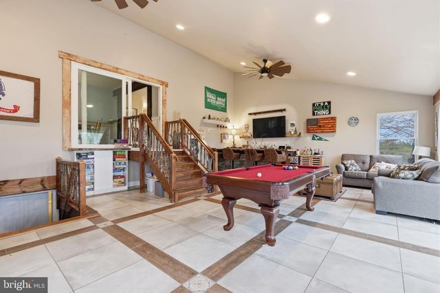 3852 DARK HOLLOW RD, Furlong, PA 18925