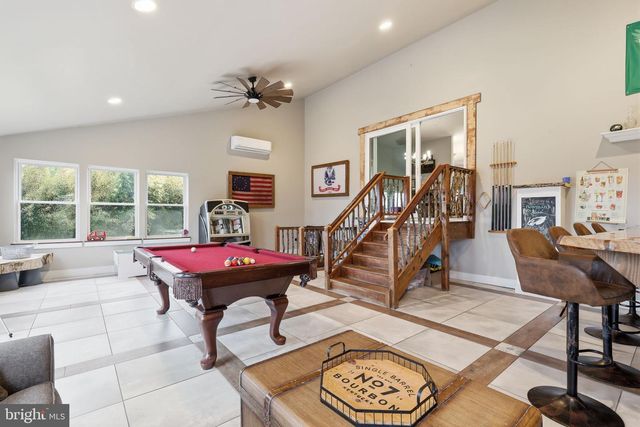 3852 DARK HOLLOW RD, Furlong, PA 18925