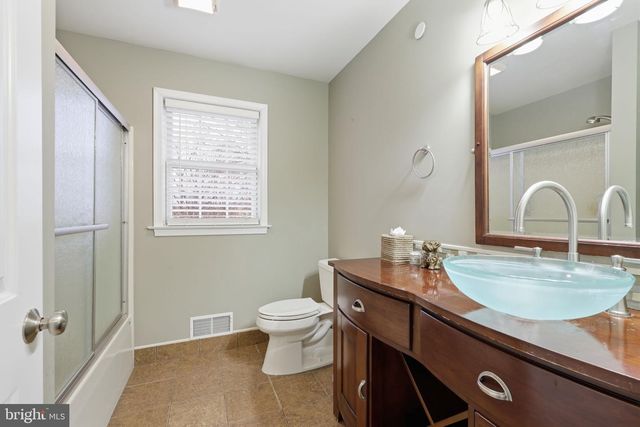 3852 DARK HOLLOW RD, Furlong, PA 18925