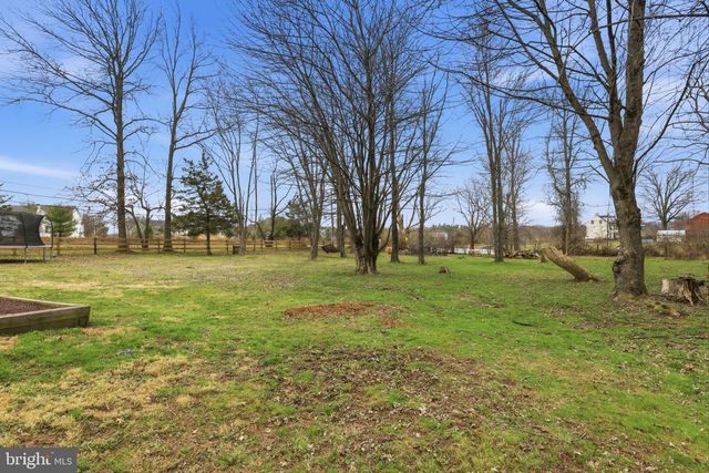 3852 DARK HOLLOW RD, Furlong, PA 18925