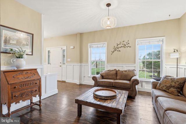 3852 DARK HOLLOW RD, Furlong, PA 18925