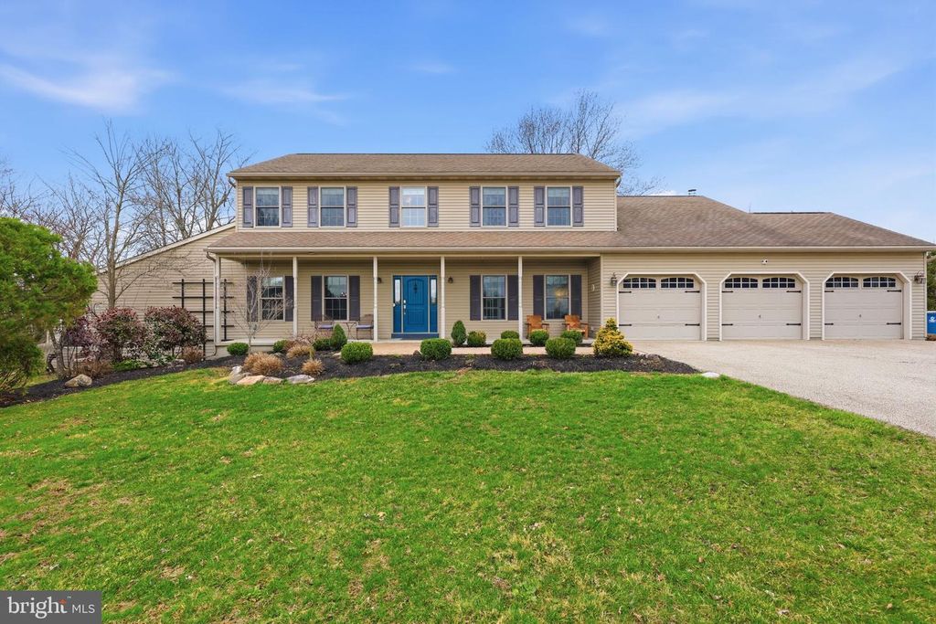 3852 DARK HOLLOW RD, Furlong, PA 18925
