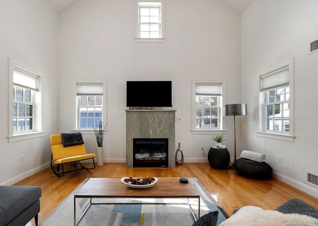 25 Clyde Street 1, Somerville, MA 02145