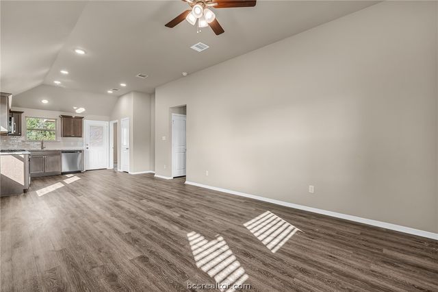 2766 Messenger Way, Bryan, TX 77803