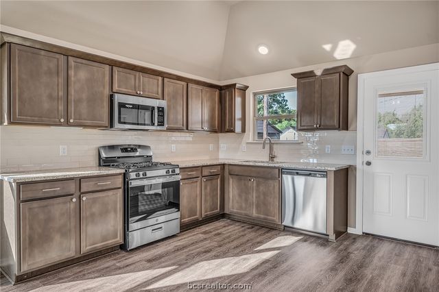 2766 Messenger Way, Bryan, TX 77803