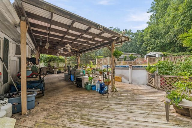2296 Crompond Road, Cortlandt Manor, NY 10567