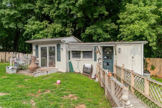2296 Crompond Road, Cortlandt Manor, NY 10567