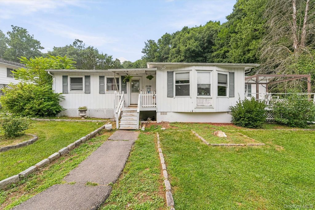 2296 Crompond Road, Cortlandt Manor, NY 10567