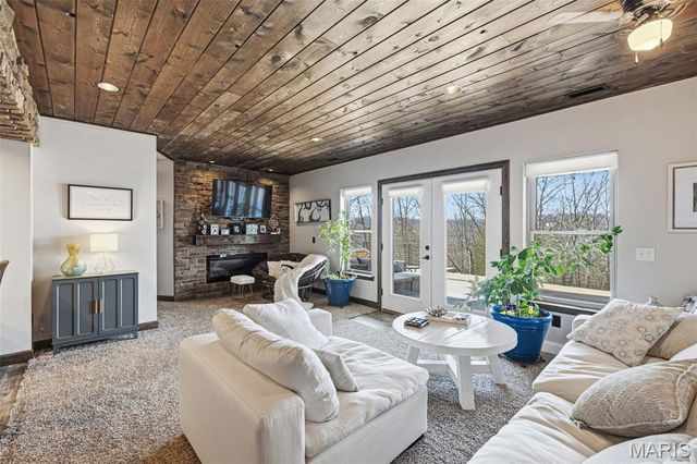 5803 Forest Drive, Hillsboro, MO 63050