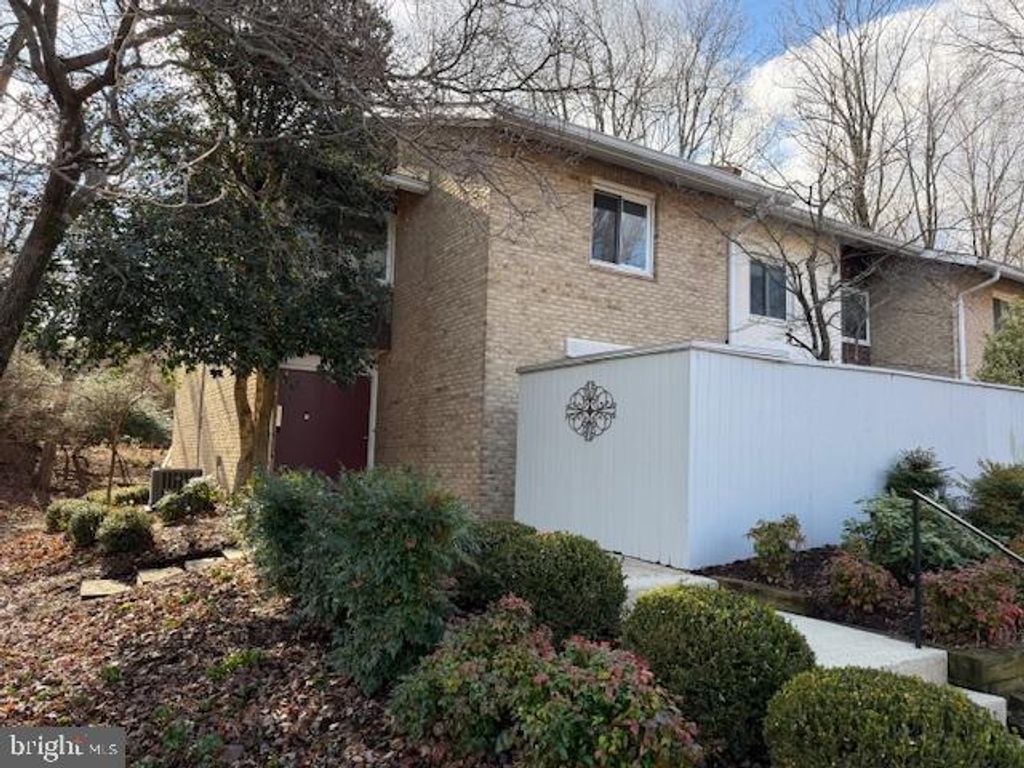 318 NEW MARK ESPLANADE, Rockville, MD 20850