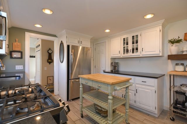 23 Wayne St, Haverhill, MA 01835