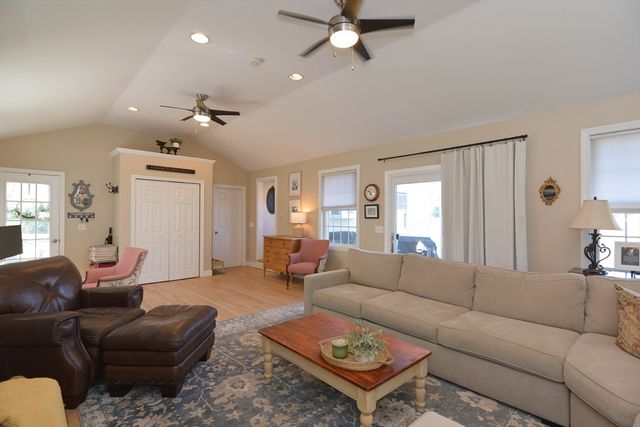 23 Wayne St, Haverhill, MA 01835