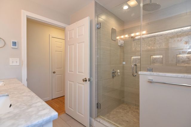 23 Wayne St, Haverhill, MA 01835