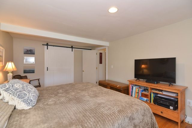 23 Wayne St, Haverhill, MA 01835