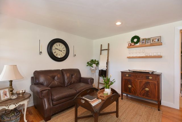 23 Wayne St, Haverhill, MA 01835