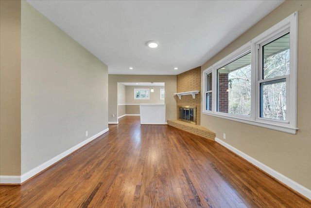 1065 Cain DR, Vinton, VA 24179