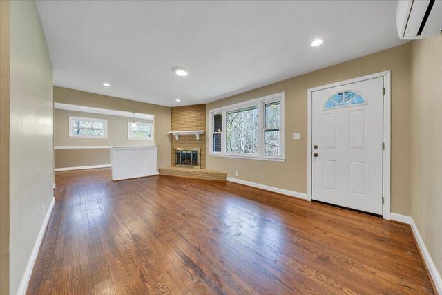 1065 Cain DR, Vinton, VA 24179
