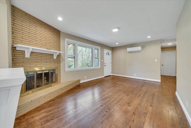 1065 Cain DR, Vinton, VA 24179