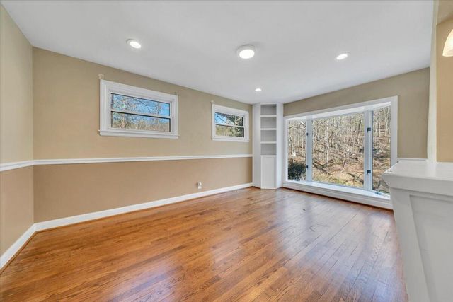 1065 Cain DR, Vinton, VA 24179