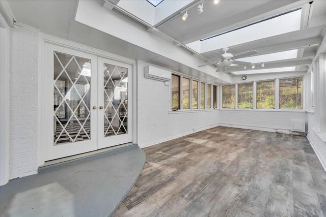 1065 Cain DR, Vinton, VA 24179