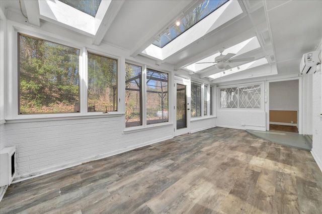 1065 Cain DR, Vinton, VA 24179