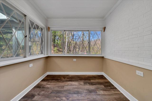 1065 Cain DR, Vinton, VA 24179