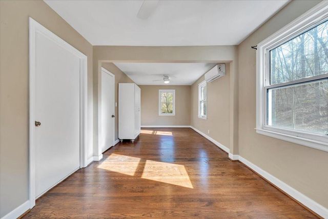 1065 Cain DR, Vinton, VA 24179