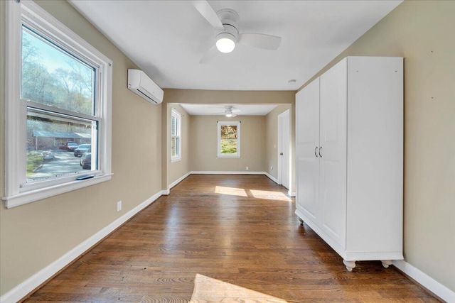 1065 Cain DR, Vinton, VA 24179