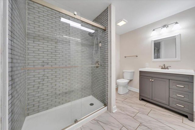 1065 Cain DR, Vinton, VA 24179