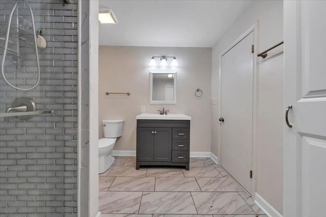 1065 Cain DR, Vinton, VA 24179