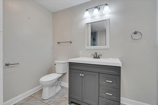 1065 Cain DR, Vinton, VA 24179