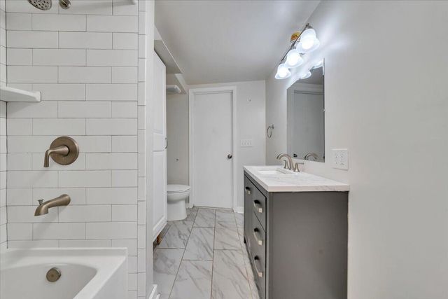 1065 Cain DR, Vinton, VA 24179
