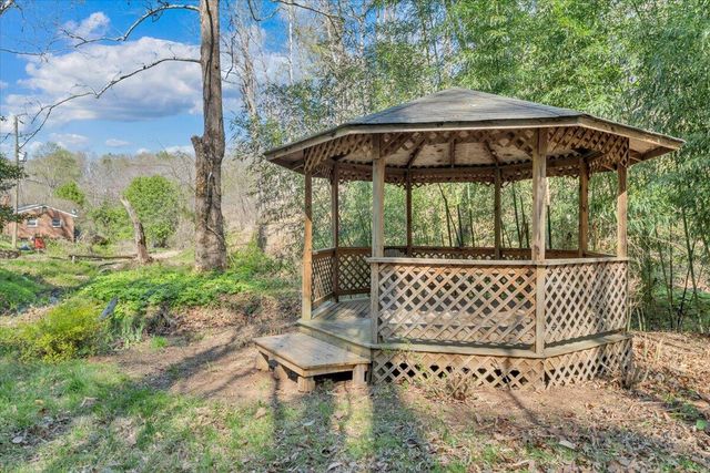 1065 Cain DR, Vinton, VA 24179