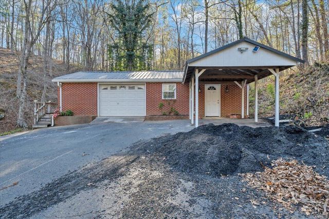 1065 Cain DR, Vinton, VA 24179