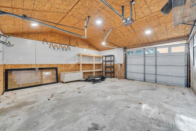 1065 Cain DR, Vinton, VA 24179
