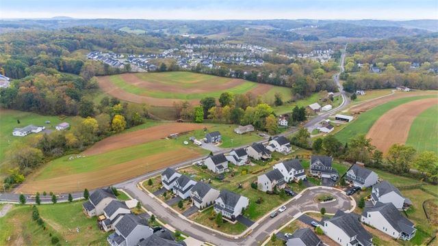 407 Isabella Ct, Jackson Twp, PA 16063